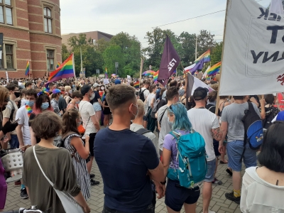 Protest przeciwko brutalności policji przed komendą przy Podwalu  - 0