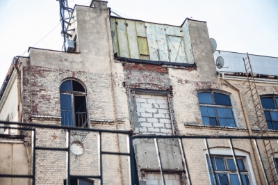 Stara drukarnia, brzydkie kaczątko przy Placu Wolności [FOTOSPACER]