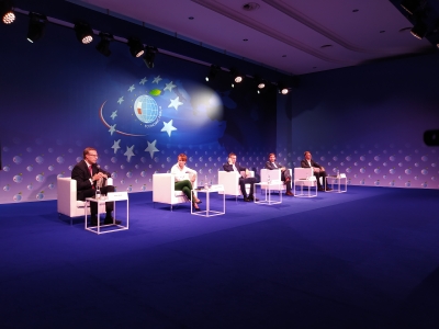 W Karpaczu trwa Międzynarodowe Forum Ekonomiczne - 0