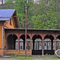 Dworzec kolejowy na Stacji w Jerzmanicach Zdroju