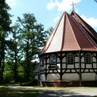 Kosciółek p.w. Matki Boskiej Różańcowej w Trzmielowie